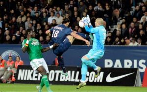 Choc Zlatan Ibrahimovic / Stephane RUFFIER